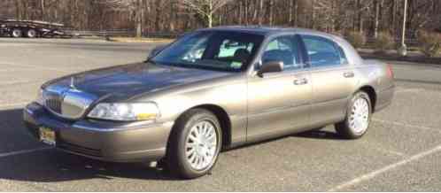 Lincoln Town Car (2004)