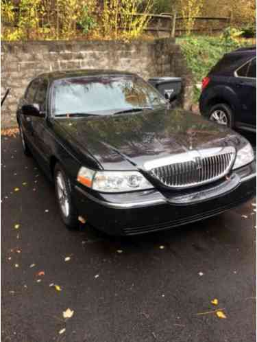 Lincoln Town Car Signature Edition (2004)