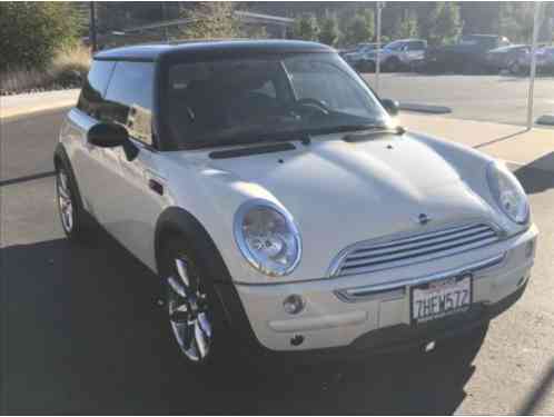 2004 Mini Cooper Base Hatchback 2-Door