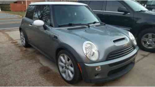 2004 Mini Cooper S Hatchback 2-Door