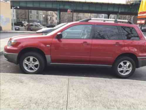 2004 Mitsubishi Outlander 4-door SUV