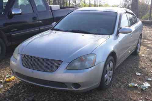 2004 Nissan Altima Base