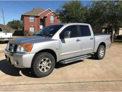 Nissan Titan SE 4x4 Crew Cab V8 We (2004)