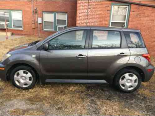 Scion xA Grey (2004)