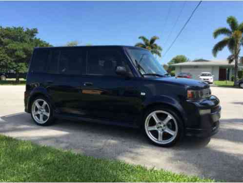 Scion xB Base Wagon 4-Door (2004)