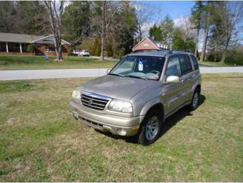 2004 Suzuki Grand Vitara gray