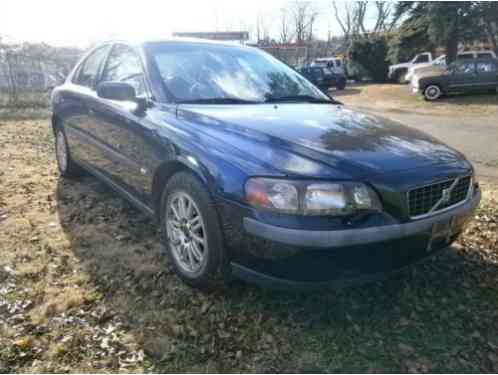 2004 Volvo S60 2. 4 Sedan 4-Door