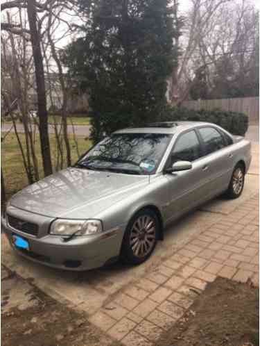 2004 Volvo S80 4D Sedan