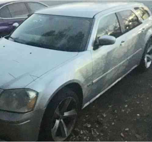 2005 Dodge Magnum Station Wagon