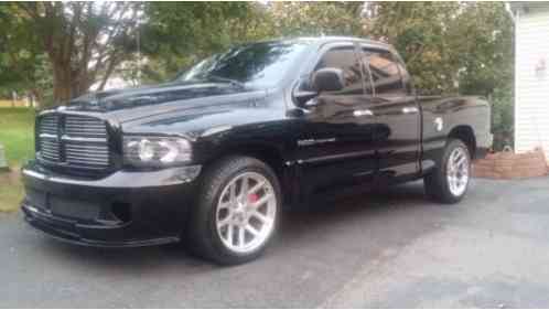 Dodge Ram 1500 srt10 (2005)