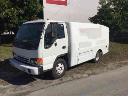 Isuzu npr UTILITY TRUCK 2006 2007 (2005)