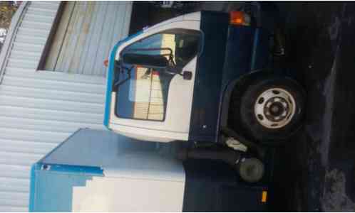 2005 Isuzu Other Base Straight Truck - Low Crew Cab