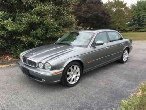 Jaguar XJ8 L Sedan 4-Door (2005)