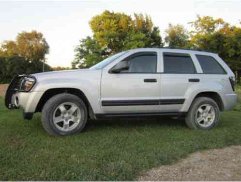 Jeep Grand Cherokee Laredo (2005)