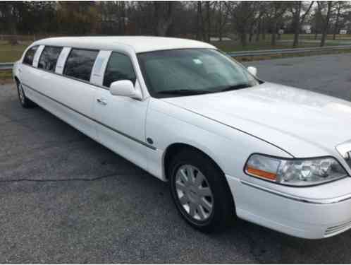 2005 Lincoln Town Car 10 Passenger Lincoln Stretch Limo