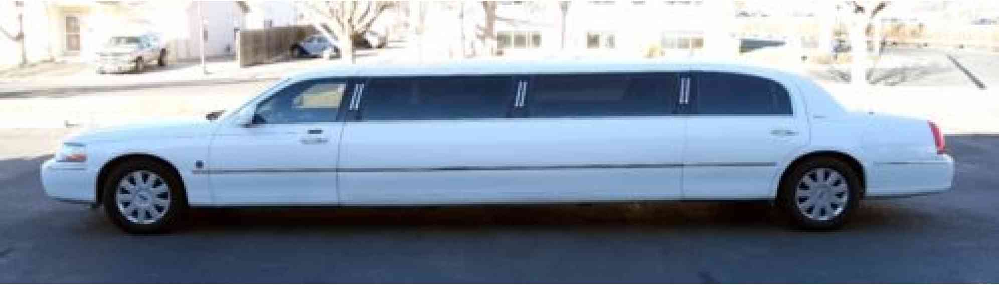 Lincoln Town Car Town Car (2005)
