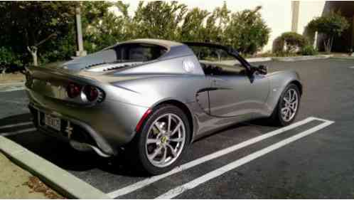 Lotus Elise Base Convertible 2-Door (2005)