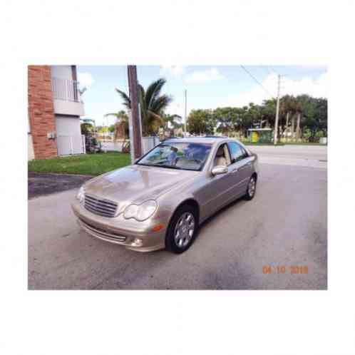 2005 Mercedes-Benz C-Class 4-DOOR