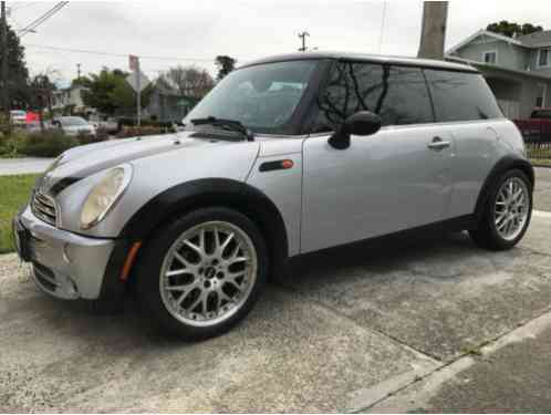 2005 Mini Cooper Base Hatchback 2-Door