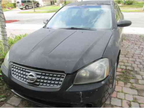 2005 Nissan Altima SE Sedan 4-Door