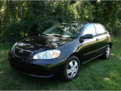 Toyota Corolla LE Sedan 4-Door (2005)