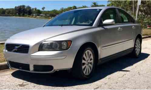 2005 Volvo S40 2. 4I