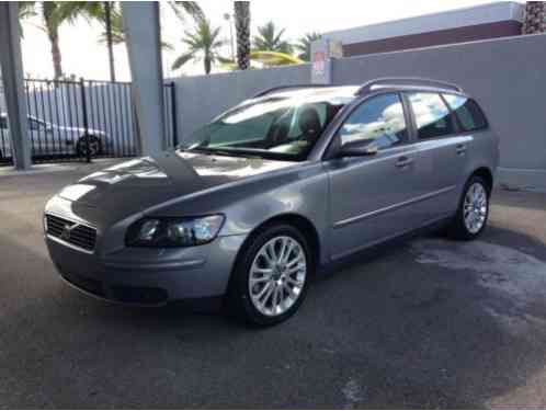 2005 Volvo V50 T5