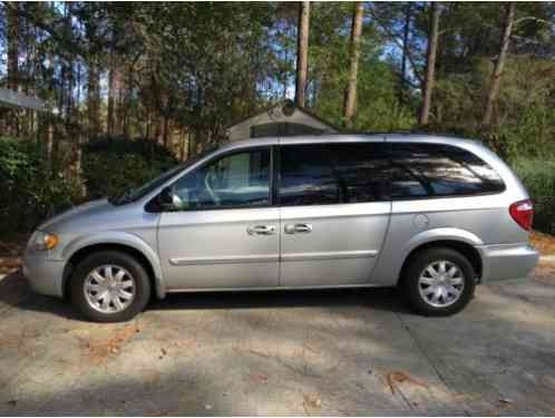 Chrysler Town & Country 4 door (2006)