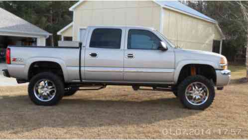 GMC Sierra 1500 SLE Crew Cab Pickup (2006)