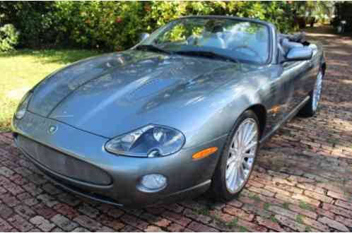 Jaguar XKR Base Convertible 2-Door (2006)