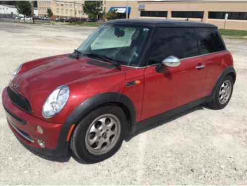 Mini Cooper 2 door hatchback (2006)