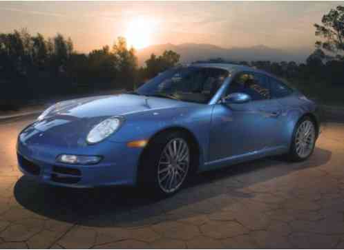 Porsche 911 Coupe 2 door (2006)