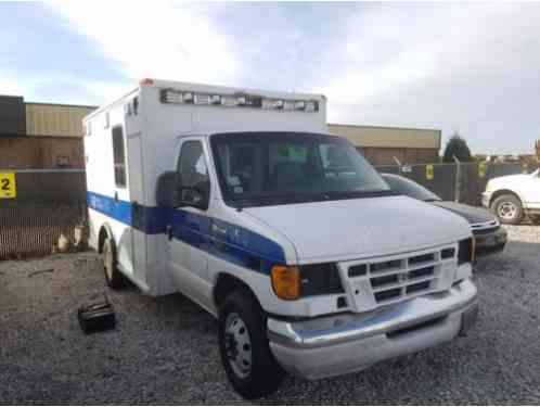 Ford E-Series Van Ambulance (2007)