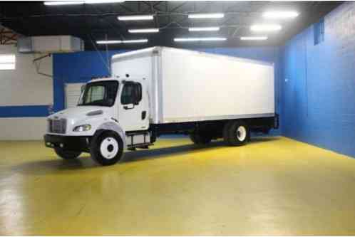 Freightliner m2106 white (2007)