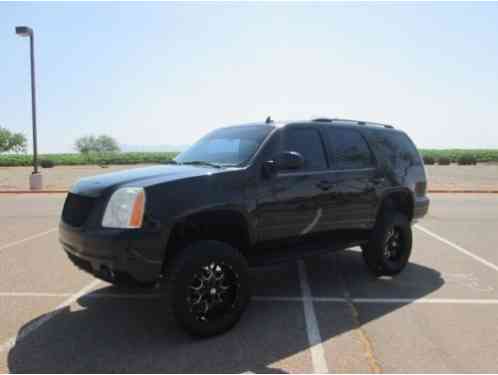 GMC Yukon Lifted/Wheels/Tires 4WD (2007)