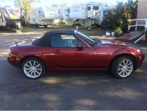 Mazda MX-5 Miata Convertable (2007)