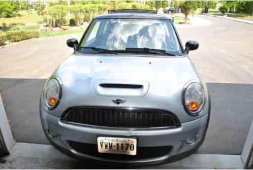 2007 Mini Cooper S leather interior with wood steering