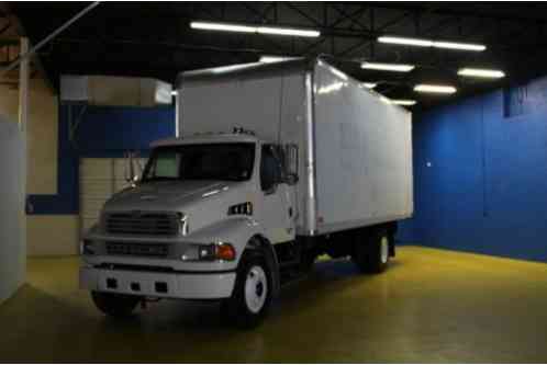 Sterling Acterra 26 foot box truck (2007)