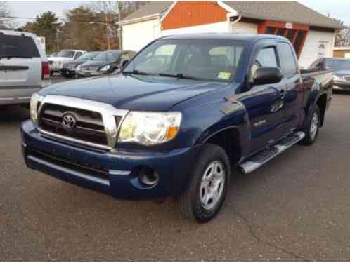 Toyota Tacoma Pickup 4D 6 ft (2007)