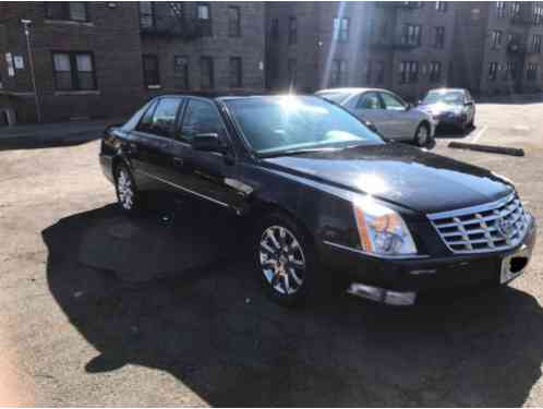 Cadillac DTS (2008)