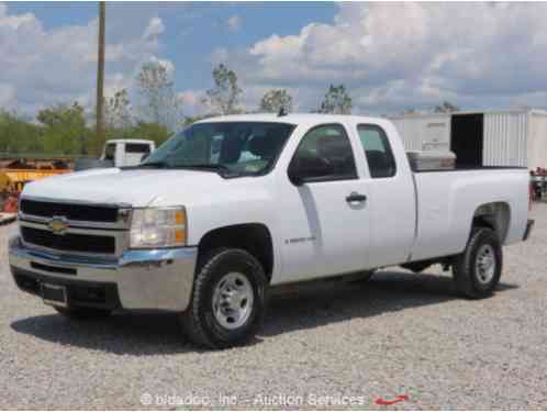 2009 Chevrolet Silverado 2500 WT Extended Cab Pickup 4-Door