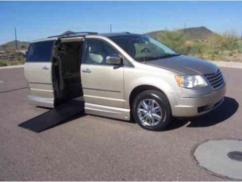 2009 Chrysler Town & Country Limited Mini Passenger Van 4-Door