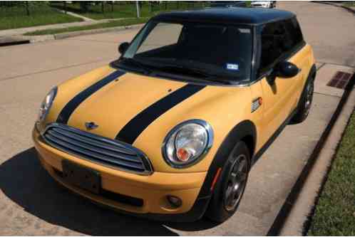 Mini Cooper -- (2009)