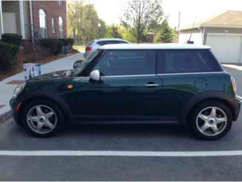 2009 Mini Cooper Base Hatchback 2-Door