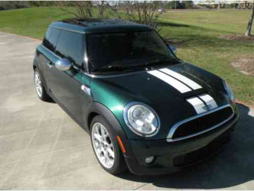 Mini Cooper S Hatchback 2-Door (2009)