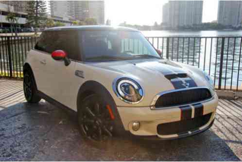 Mini Cooper S Hatchback 2-Door (2009)