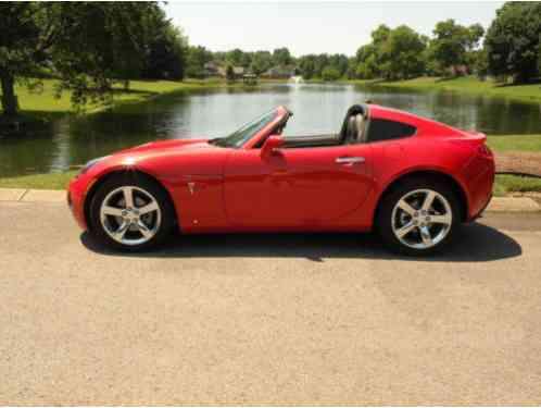 Pontiac Solstice Comes with (2009)