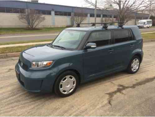 Scion xB Base Wagon 4-Door (2009)