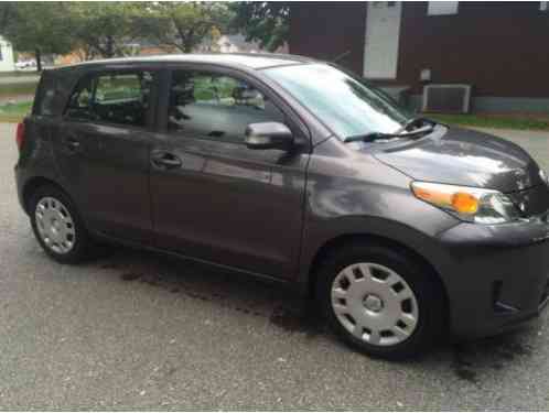 2009 Scion xD Base Hatchback 5-Door