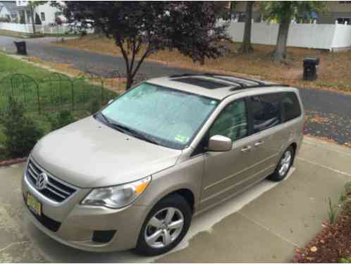 Volkswagen Routan SEL Mini (2009)